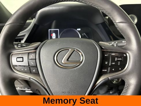 Used 2024 Lexus ES 350 w/ Premium Package FWD image 17