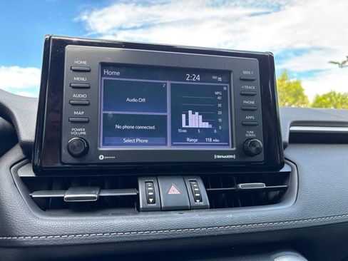 Used 2020 Toyota RAV4 XLE Premium w/ Carpet Mat Package FWD image 27
