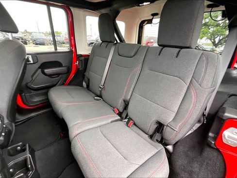 Used 2026 Jeep Wrangler Unlimited Rubicon AWD/4WD image 19
