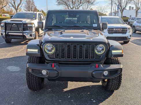 Used 2024 Jeep Wrangler Unlimited Rubicon image 3