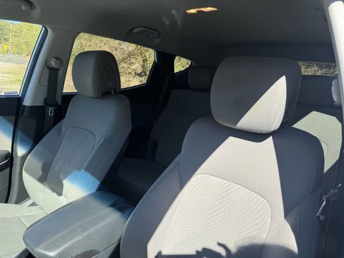 Used 2017 Hyundai Santa Fe Sport image 21