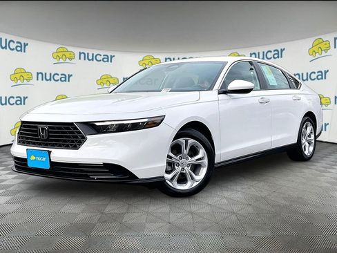 Used 2025 Honda Accord LX image 3