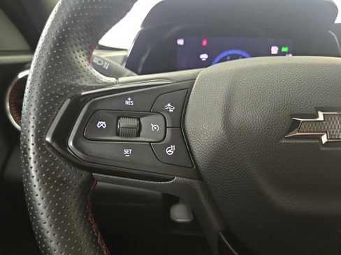 Used 2025 Chevrolet Trax RS w/ Driver Confidence Package FWD image 16