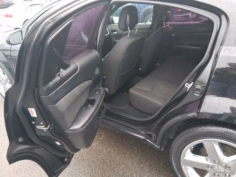 Used 2013 Dodge Avenger SE image 11