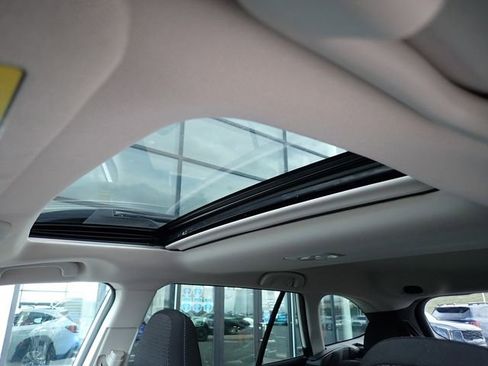 Used 2023 Subaru Outback Premium image 19