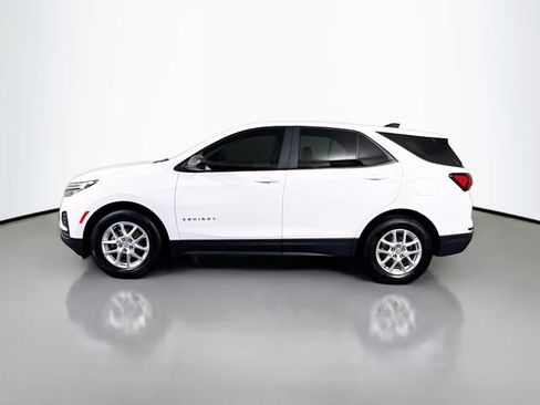 Used 2022 Chevrolet Equinox LS w/ LS Convenience Package FWD image 9