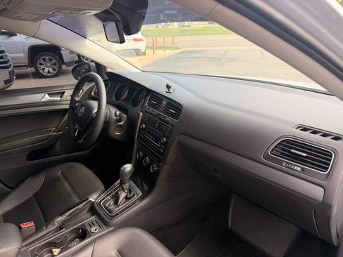 Used 2021 Volkswagen Golf 4-Door FWD image 31