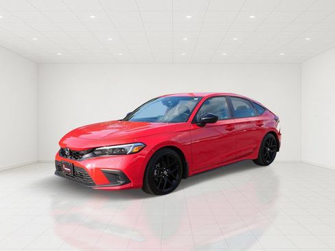 Used 2023 Honda Civic Sport image 2
