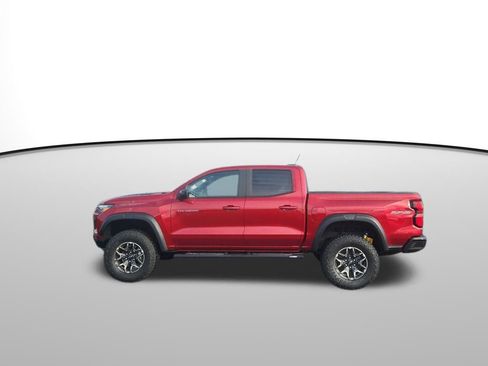Used 2025 Chevrolet Colorado ZR2 image 2