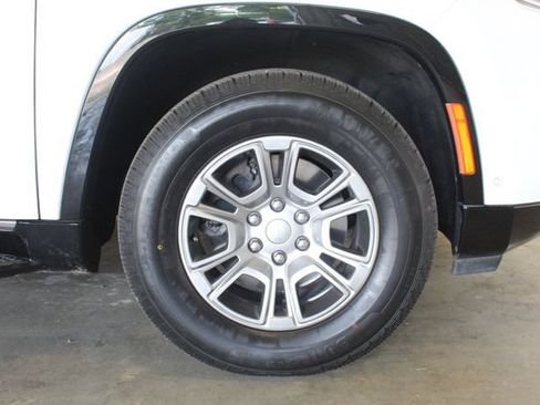 Used 2024 Jeep Wagoneer 4WD image 24