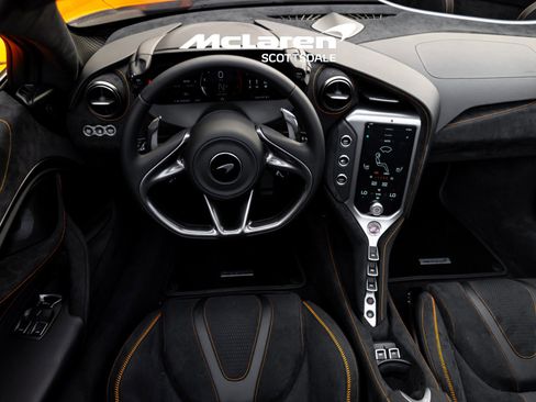Used 2024 McLaren 750S Spider RWD image 30