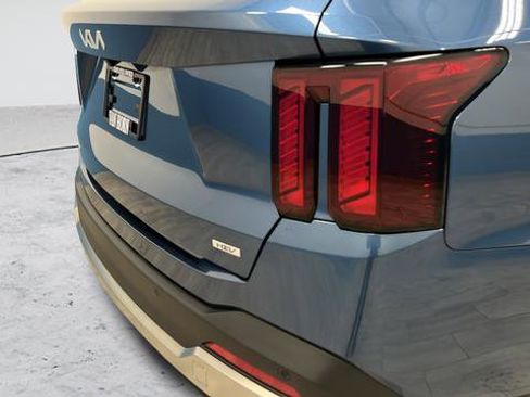 Used 2025 Kia Sorento EX image 34