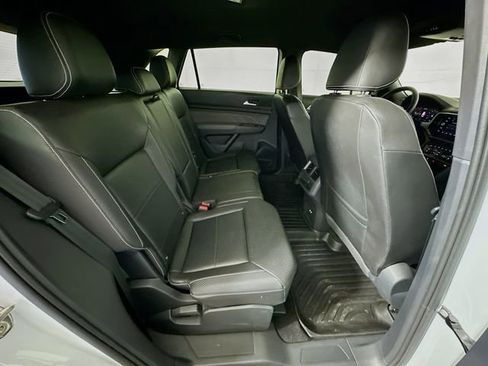 Used 2023 Volkswagen Atlas Cross Sport SE image 25