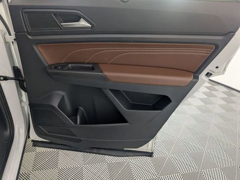 Used 2022 Volkswagen Atlas SE image 33