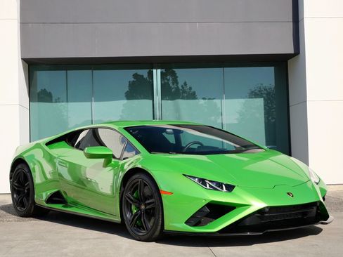 Used 2021 Lamborghini Huracan EVO RWD image 1