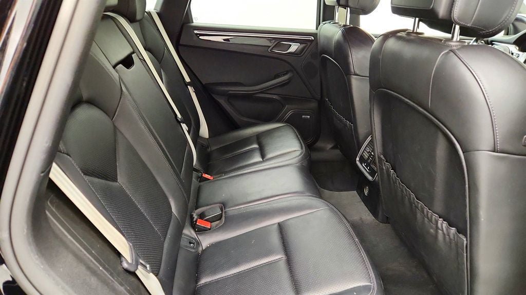 Used 2018 Porsche Macan S AWD/4WD image 21