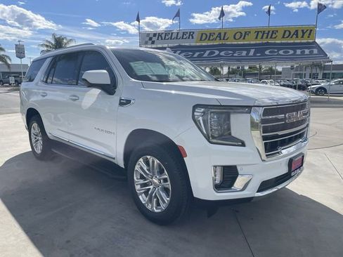 Used 2024 GMC Yukon SLT AWD/4WD image 2