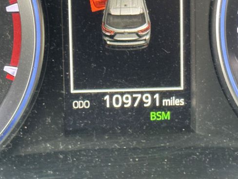 Used 2017 Toyota Highlander XLE AWD/4WD image 13