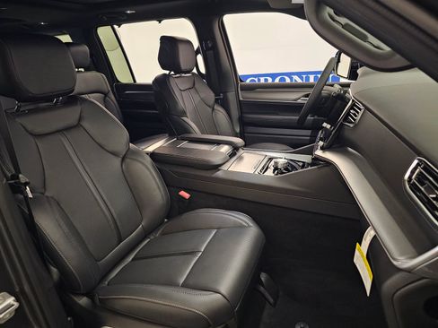 New 2026 Jeep Grand Wagoneer Limited AWD/4WD image 33