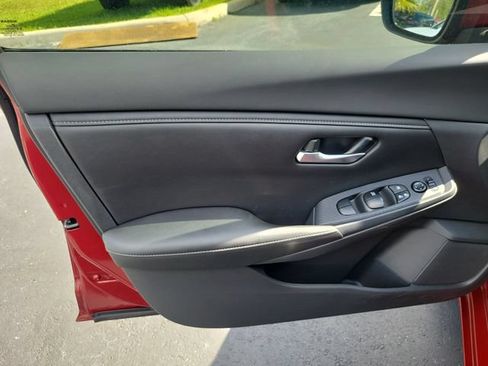 Used 2022 Nissan Sentra SV FWD image 15