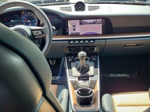 Certified 2024 Porsche 911 Carrera 4S AWD/4WD image 22