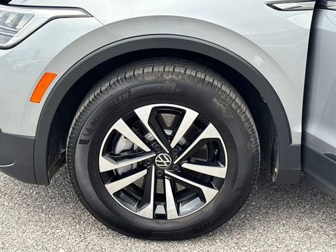 Used 2022 Volkswagen Tiguan S image 22