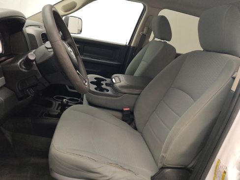 Used 2018 RAM 2500 Tradesman w/ Chrome Appearance Group image 17