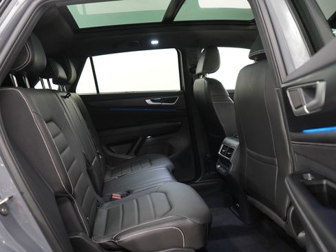 Used 2024 Volkswagen Atlas Cross Sport SEL R-Line AWD/4WD image 11
