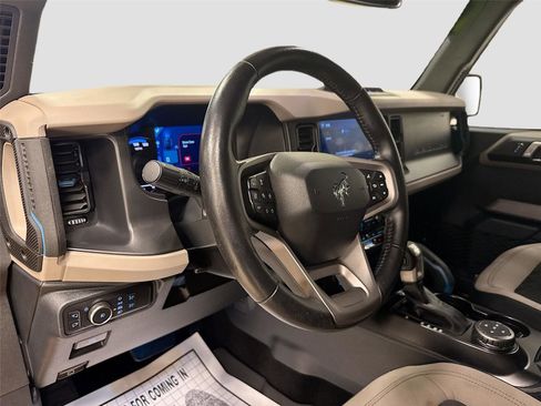 Used 2022 Ford Bronco Wildtrak image 9