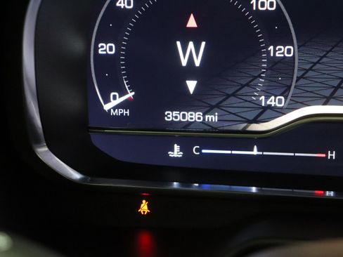 Used 2024 GMC Yukon XL SLT w/ SLT Premium Package image 45