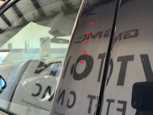 Used 2024 Ford Explorer XLT w/ Equipment Group 202A image 3