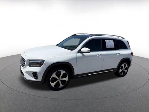 Used 2025 Mercedes-Benz GLB 250 4MATIC image 8