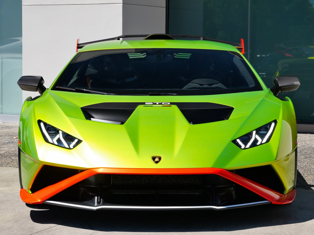 Used 2023 Lamborghini Huracan STO RWD image 5