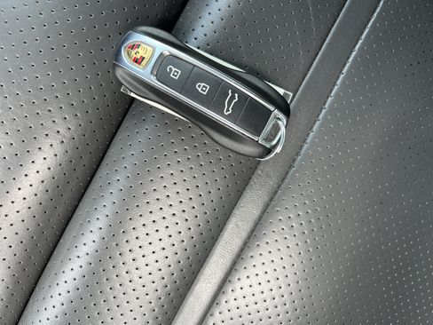 Used 2023 Porsche Cayenne AWD/4WD image 35