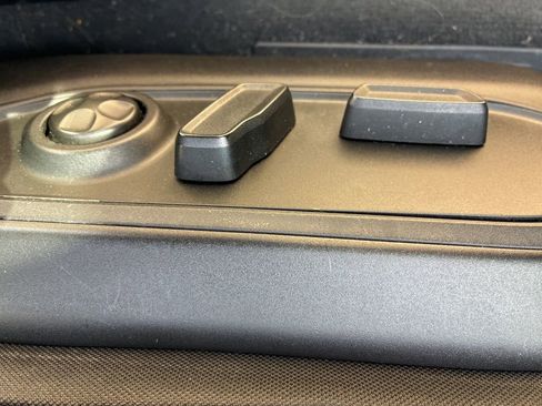 Used 2022 Jeep Grand Cherokee Limited image 6