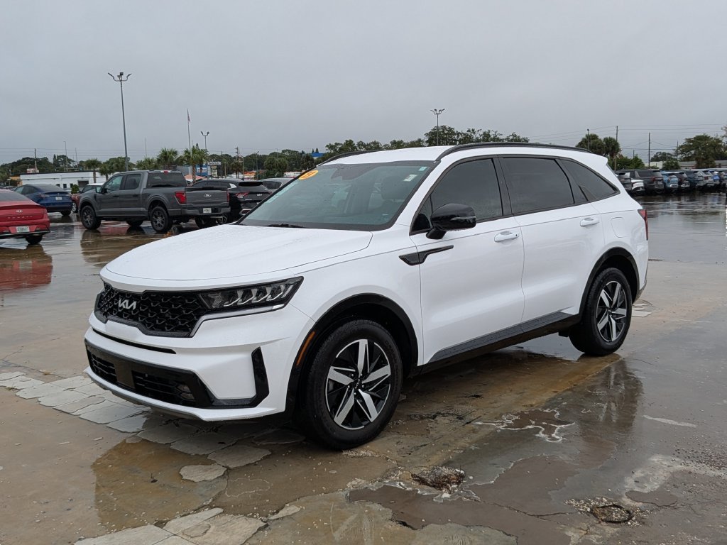 Certified 2023 Kia Sorento EX FWD image 5