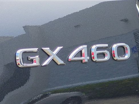 Used 2023 Lexus GX 460 Premium w/ Accessory Package AWD/4WD image 22