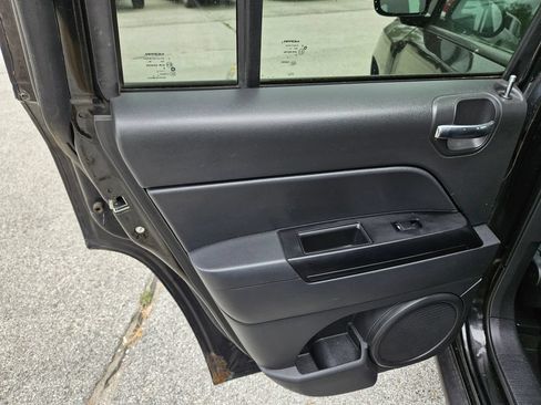 Used 2012 Jeep Compass Sport AWD/4WD image 20