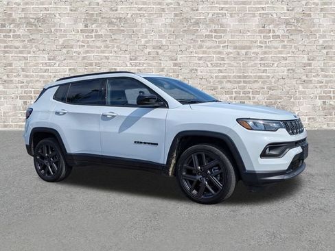 Used 2026 Jeep Compass Latitude AWD/4WD image 1