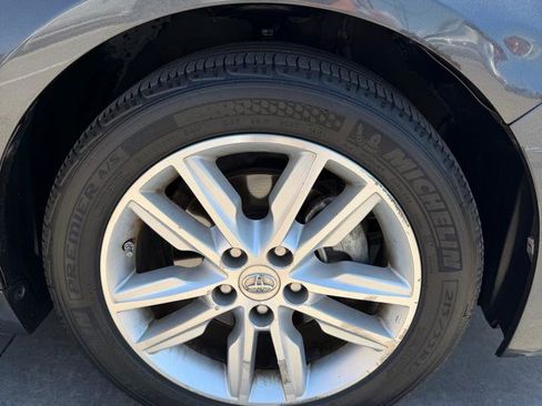 Used 2013 Toyota Avalon XLE FWD image 25