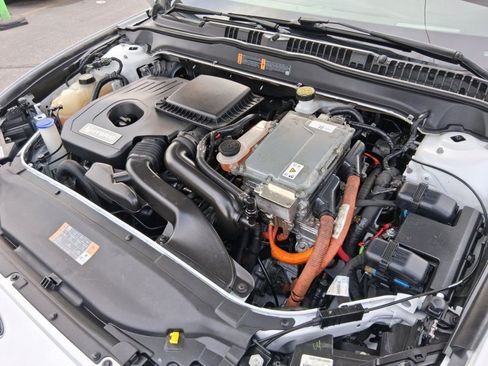 Used 2018 Ford Fusion SE w/ Equipment Group 602A FWD image 19