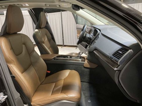 Used 2019 Volvo XC90 T6 Momentum w/ Advanced Package image 14