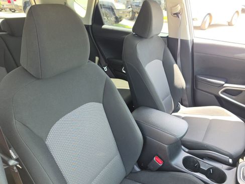 Used 2023 Kia Soul LX w/ LX Technology Package FWD image 17