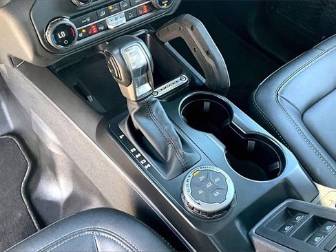 Certified 2025 Ford Bronco Badlands image 13