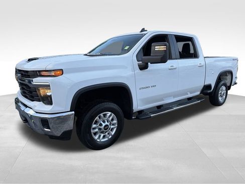 Used 2024 Chevrolet Silverado 2500 LT image 3