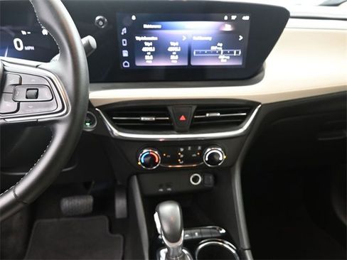 Certified 2024 Buick Encore GX Preferred image 12