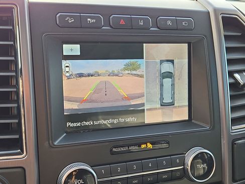 Used 2020 Ford Expedition Max Platinum AWD/4WD image 18
