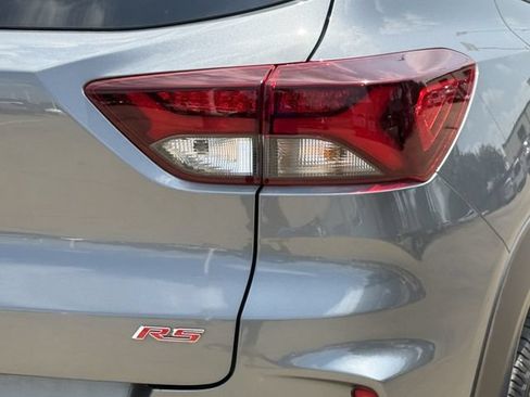 Used 2021 Chevrolet TrailBlazer RS w/ Sun and Liftgate Package AWD/4WD image 7