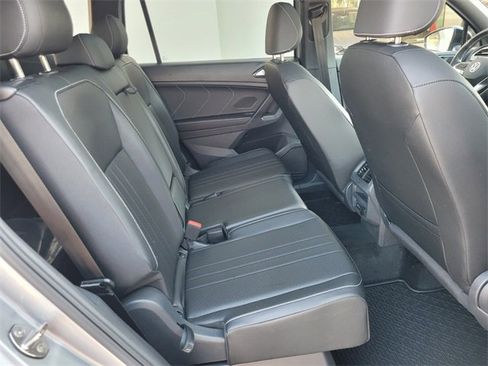 Used 2023 Volkswagen Tiguan SE R-Line image 16