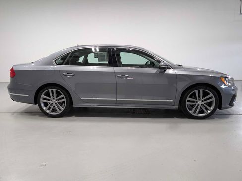 Used 2016 Volkswagen Passat 1.8T R-Line FWD image 7
